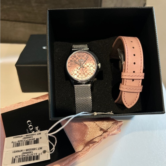 COACH® Boxed Women’s Ruby Watch Gift Set, 32 mm
NWT in Box - Picture 5 of 5